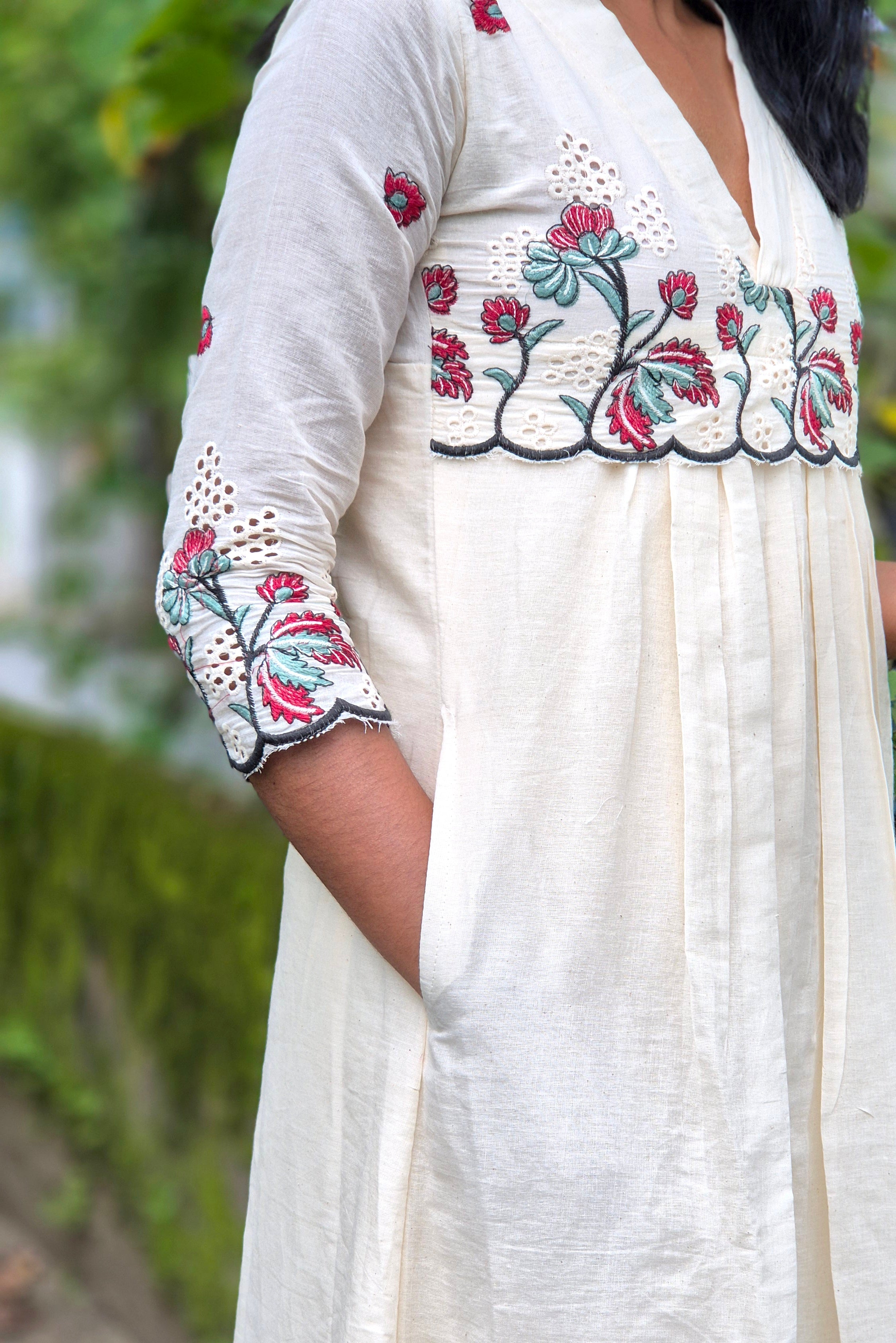 NR0191 - Onam Kurta with Thread & Cut work
