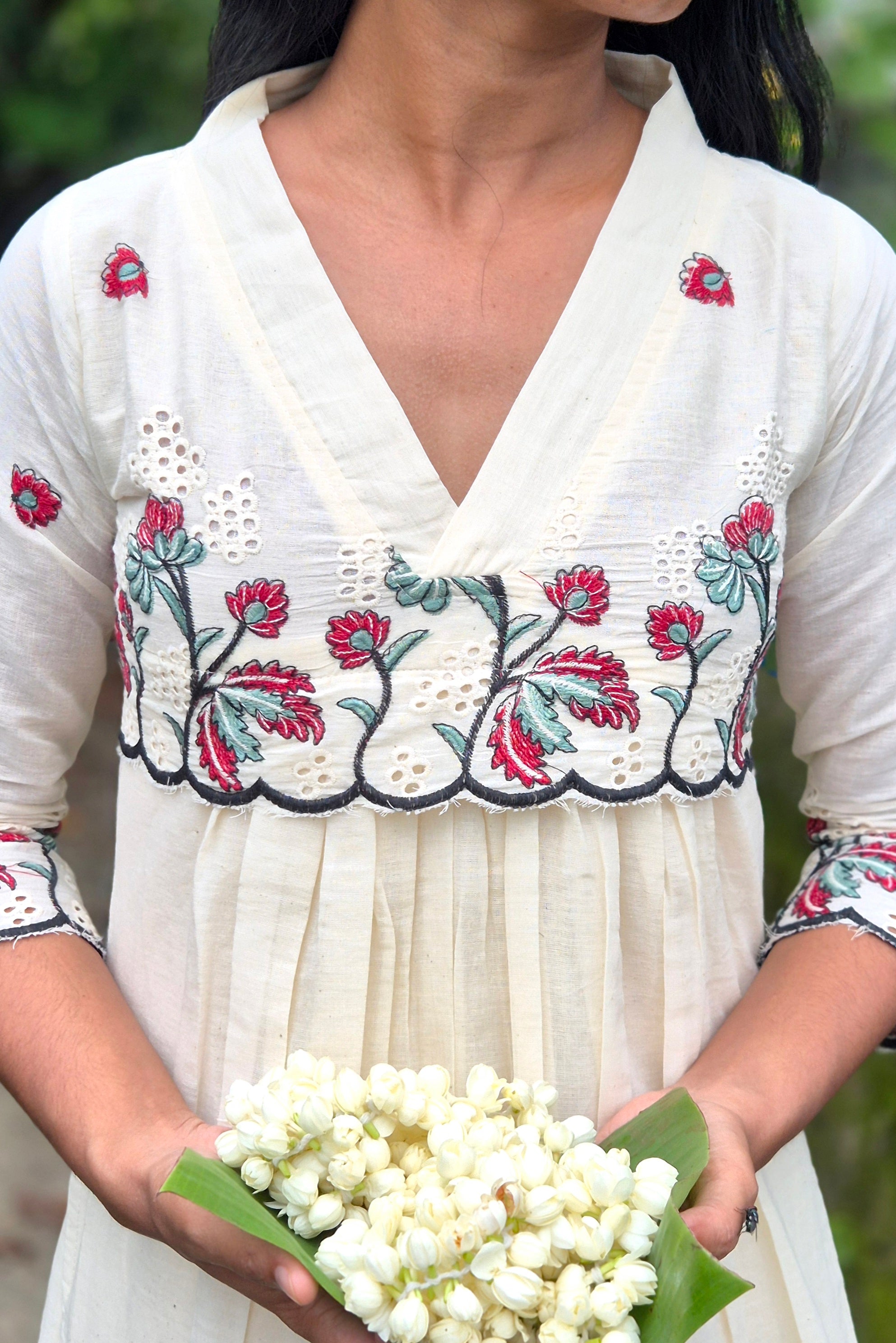 NR0191 - Onam Kurta with Thread & Cut work