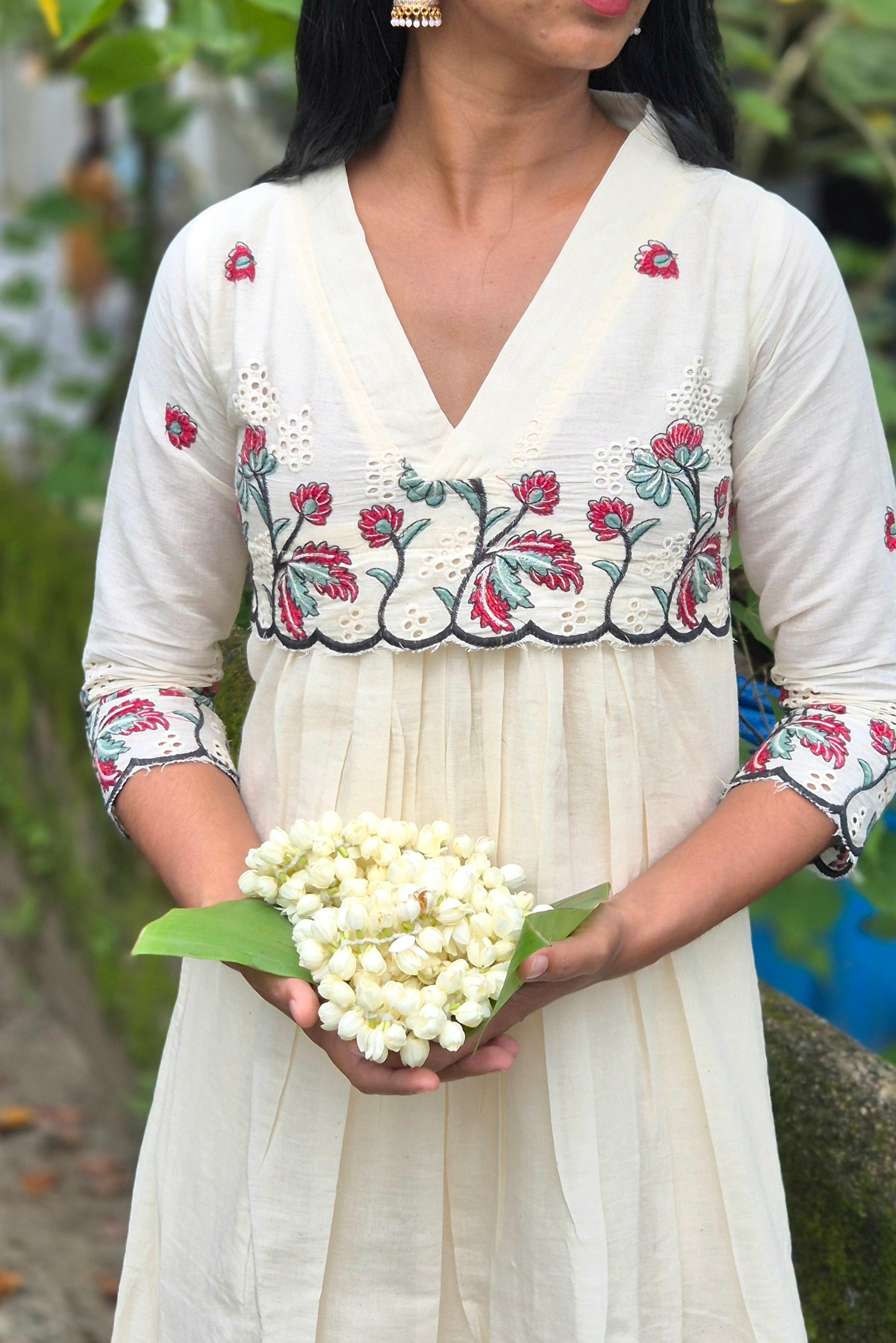 NR0191 - Onam Kurta with Thread & Cut work