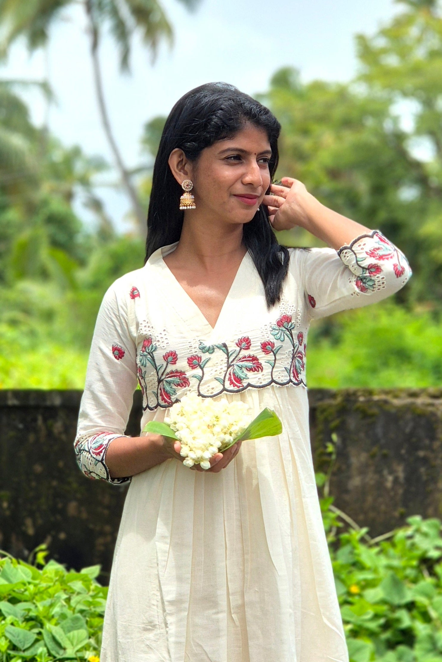 NR0191 - Onam Kurta with Thread & Cut work