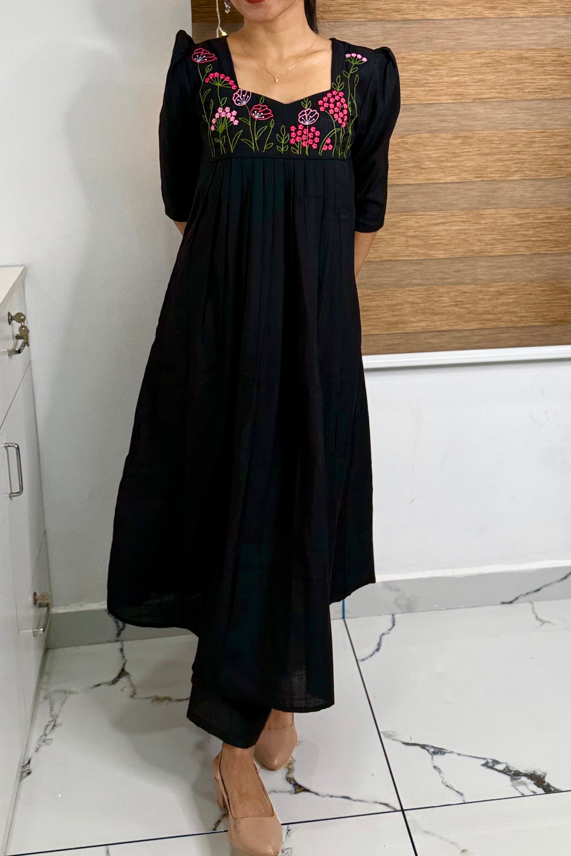 NR0186 - Co-Ord Set with Embroidery & Pocket (Black)