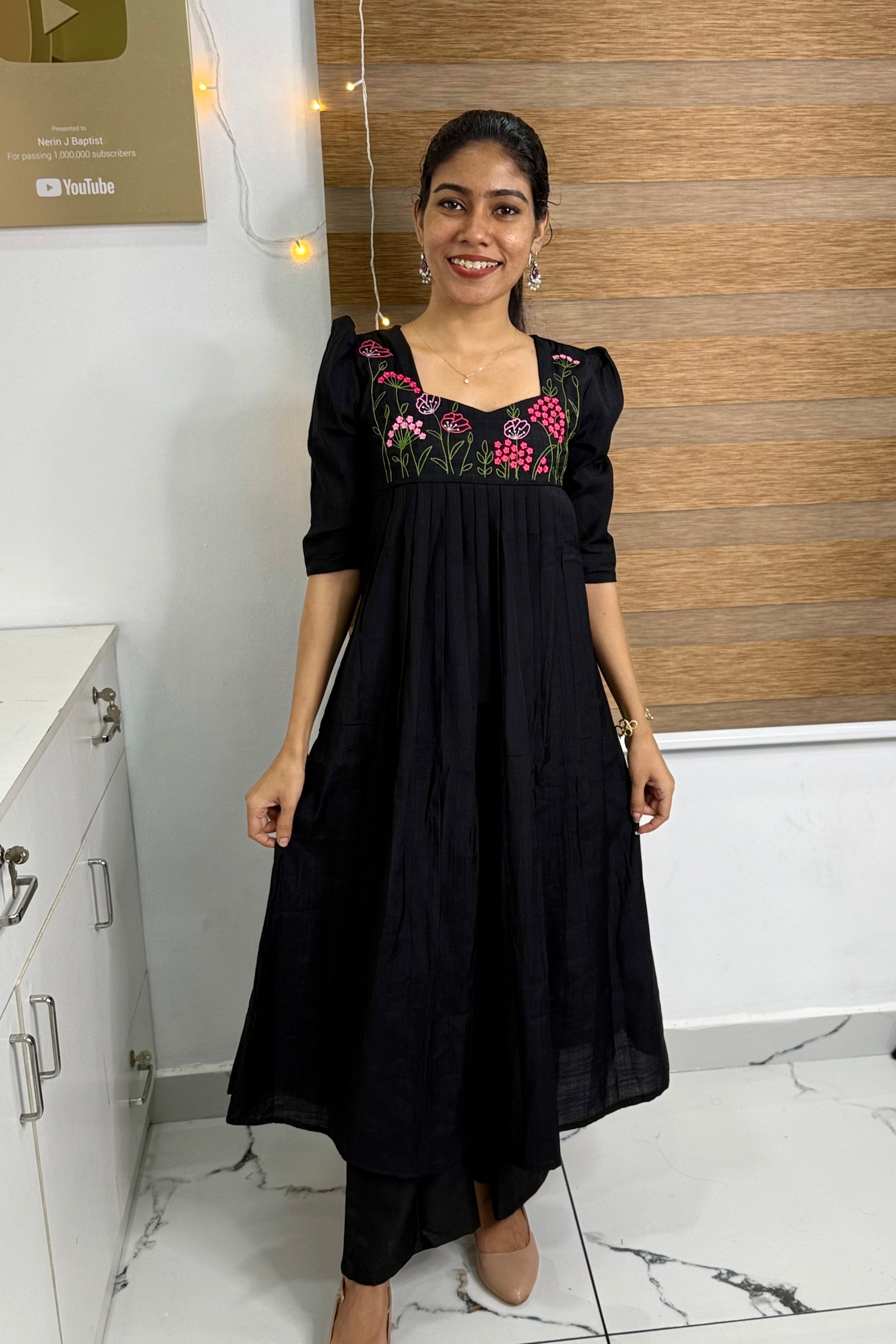 NR0186 - Co-Ord Set with Embroidery & Pocket (Black)