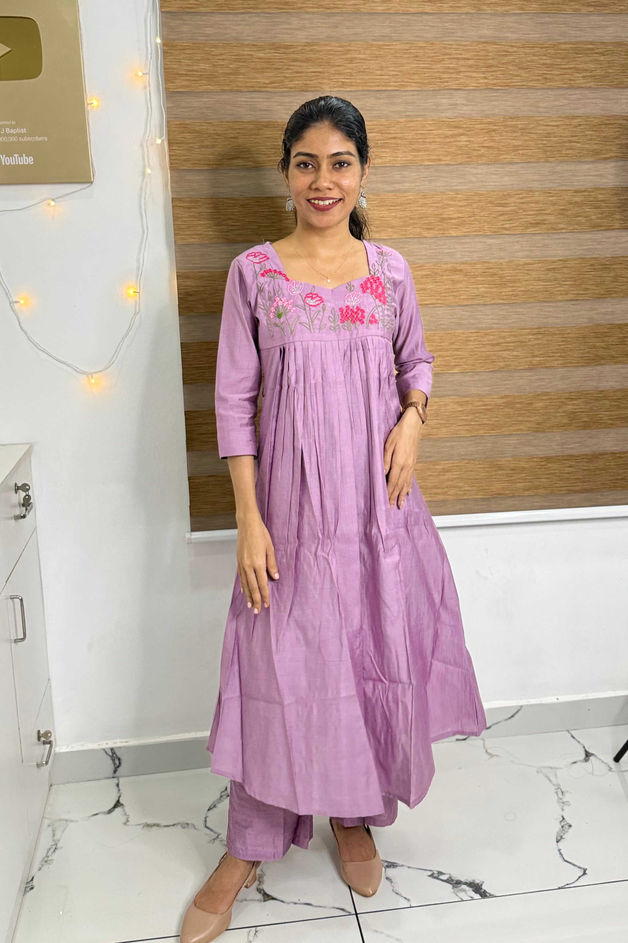 NR0219 - Embroidery Co-Ord Set with Pocket (Lavender)