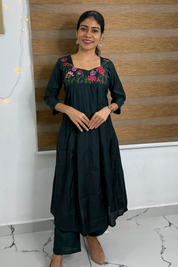 NR0218 - Embroidery Co-Ord Set with Pocket (Bottle Green)
