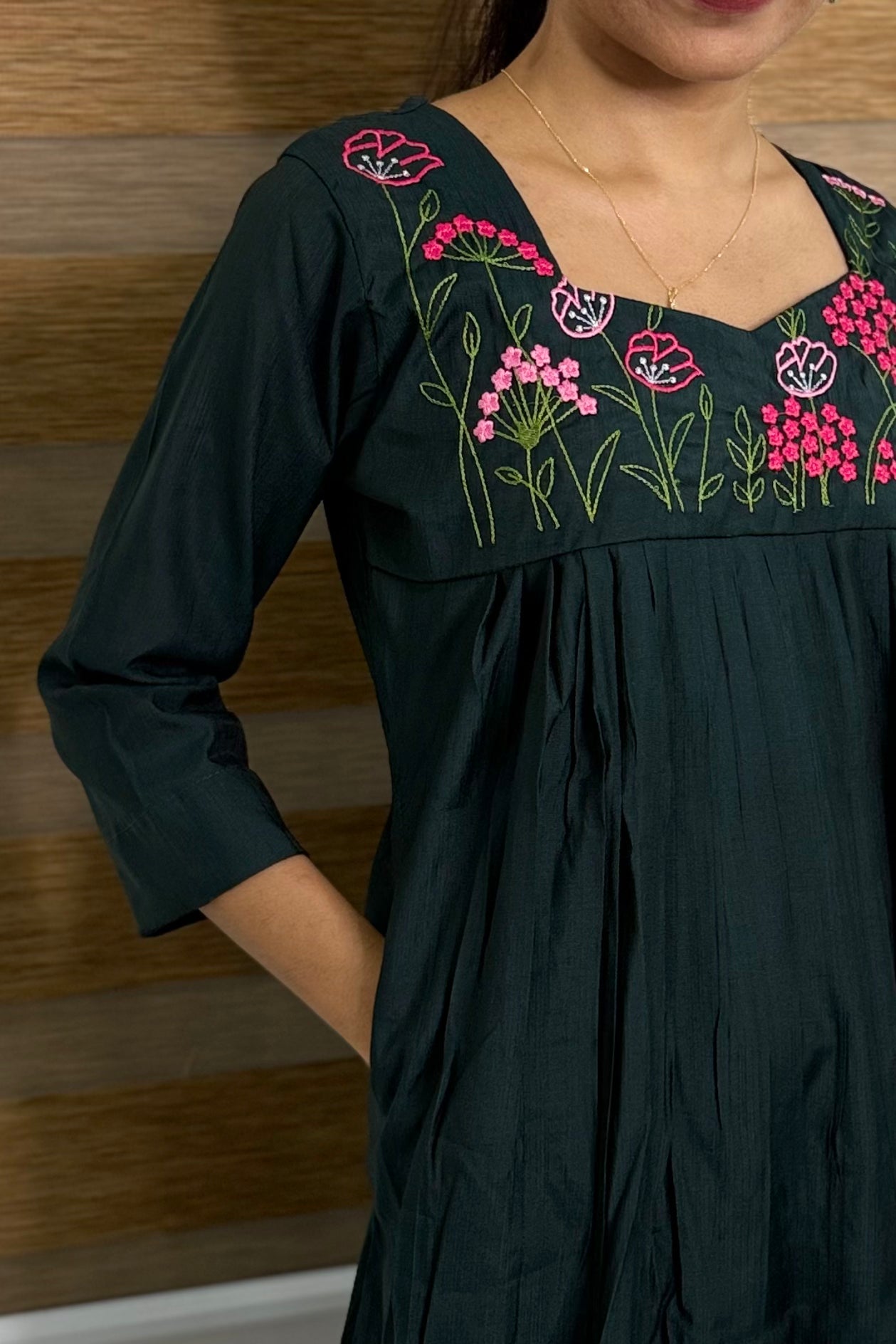 NR0218 - Embroidery Co-Ord Set with Pocket (Bottle Green)