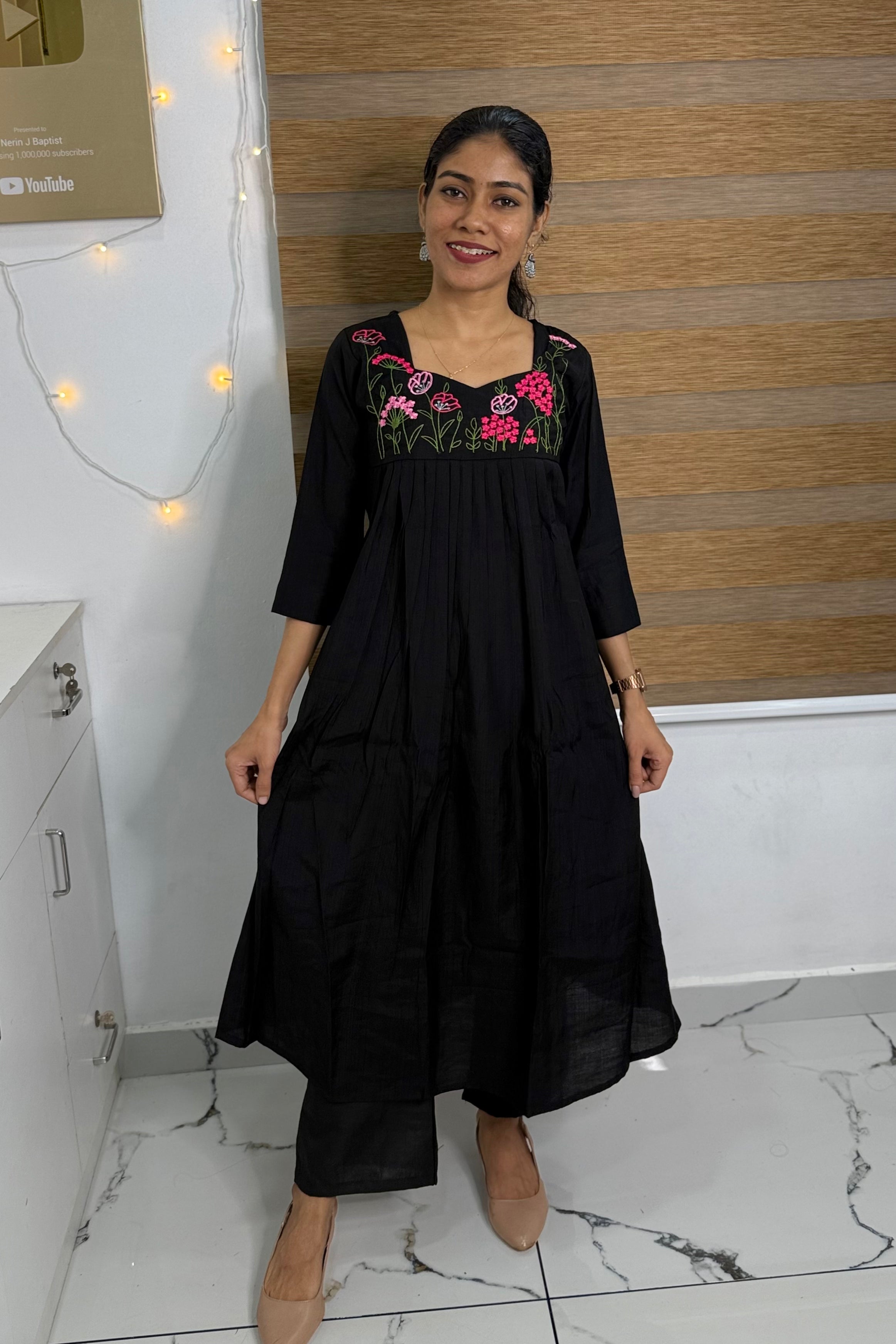 NR0216 - Embroidery Co-Ord Set with Pocket (Black)